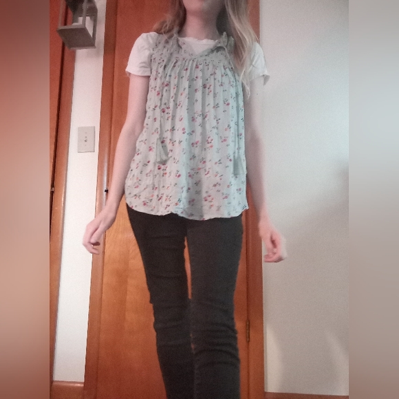 REWIND - NWOT Turquoise Floral Blouse with Tassel Tie Detail - Picture 14 of 15